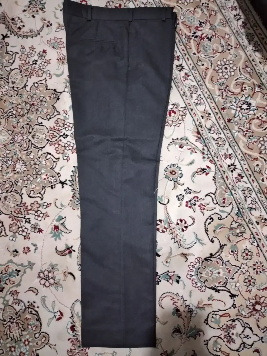 کت وشلوارمردانه|لباس|اندیشه, اندیشه فاز ۱|دیوار