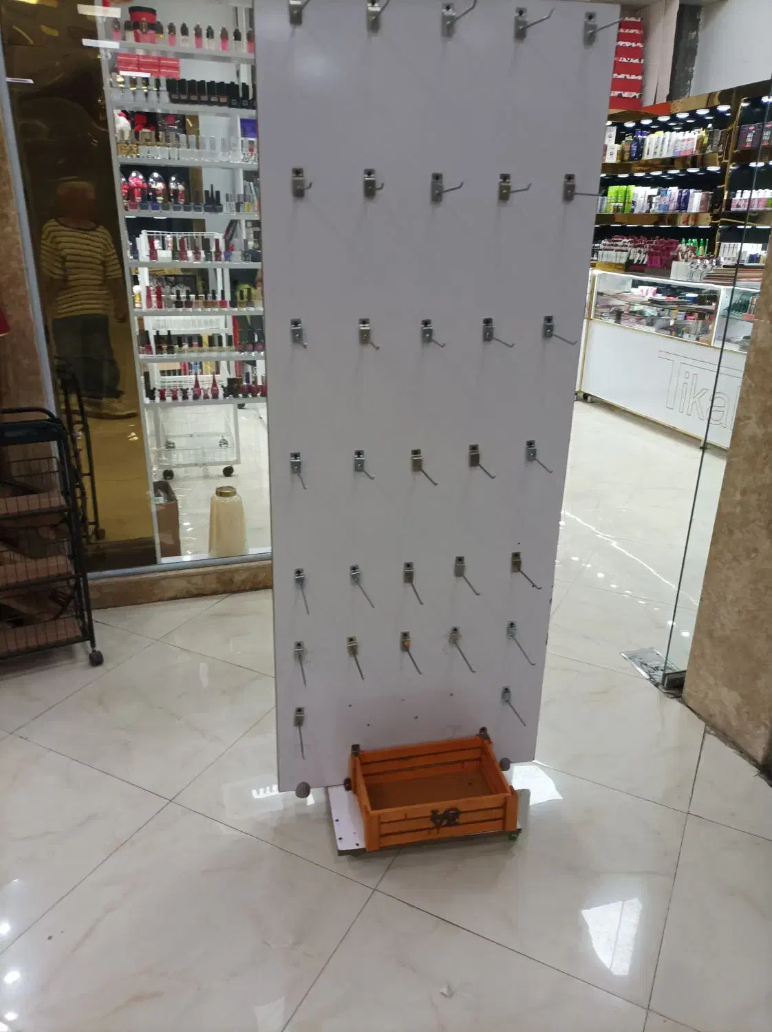 استند (چرخ دار)|فروشگاه و مغازه|سیرجان, |دیوار