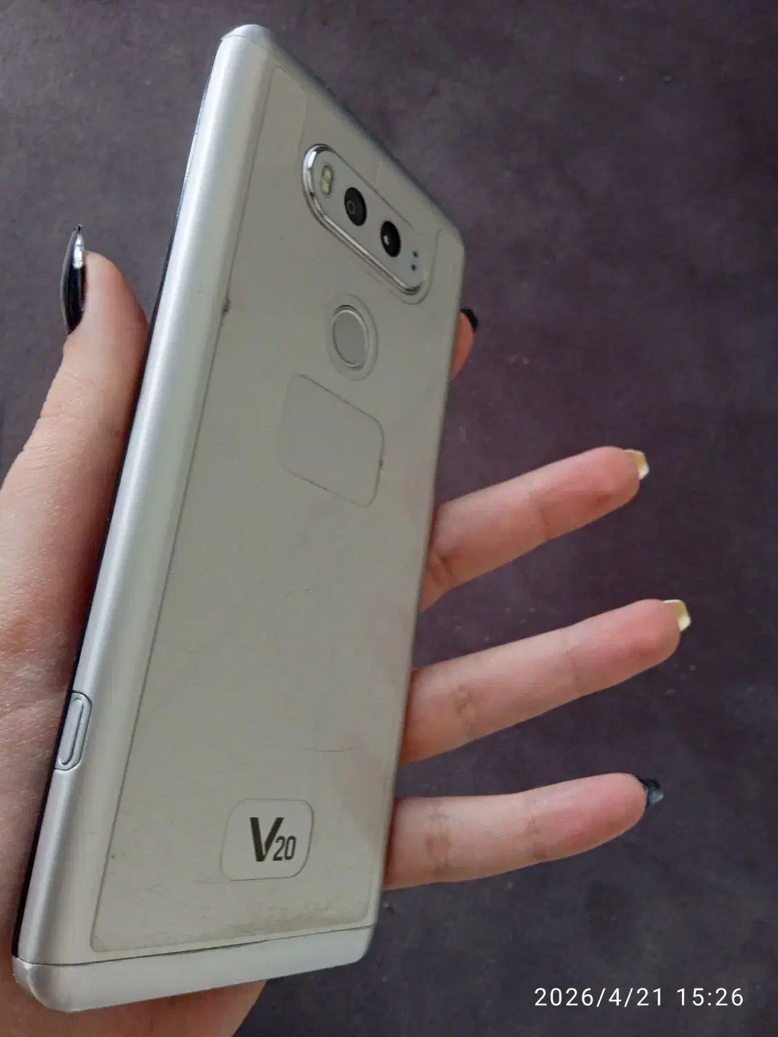 V20|موبایل|تهران, هفده شهریور|دیوار