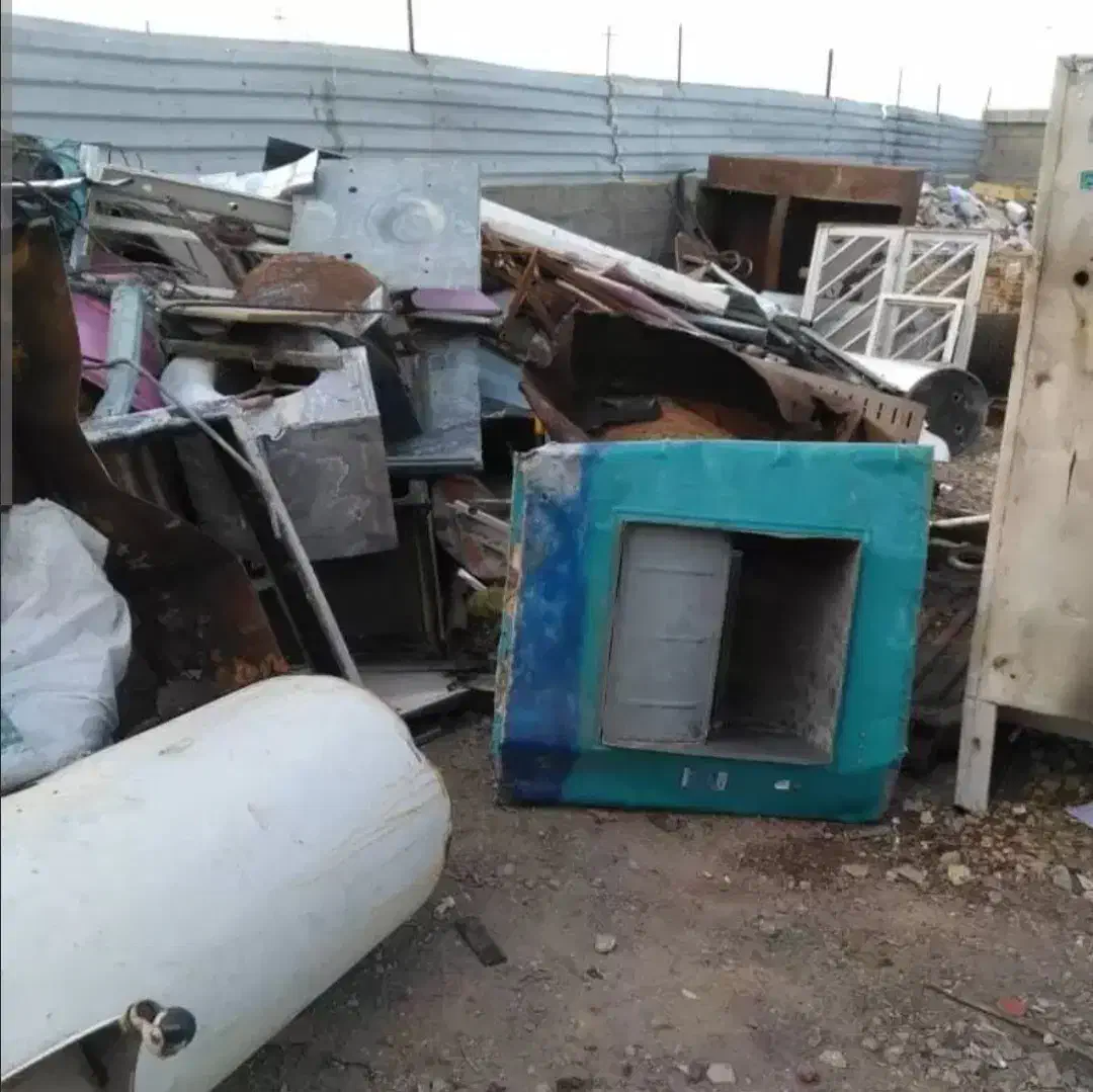 خریدار فروشنده ضایعات آهن کتاب وخرده ریز انباری|عمده‌فروشی|تهران, نارمک|دیوار