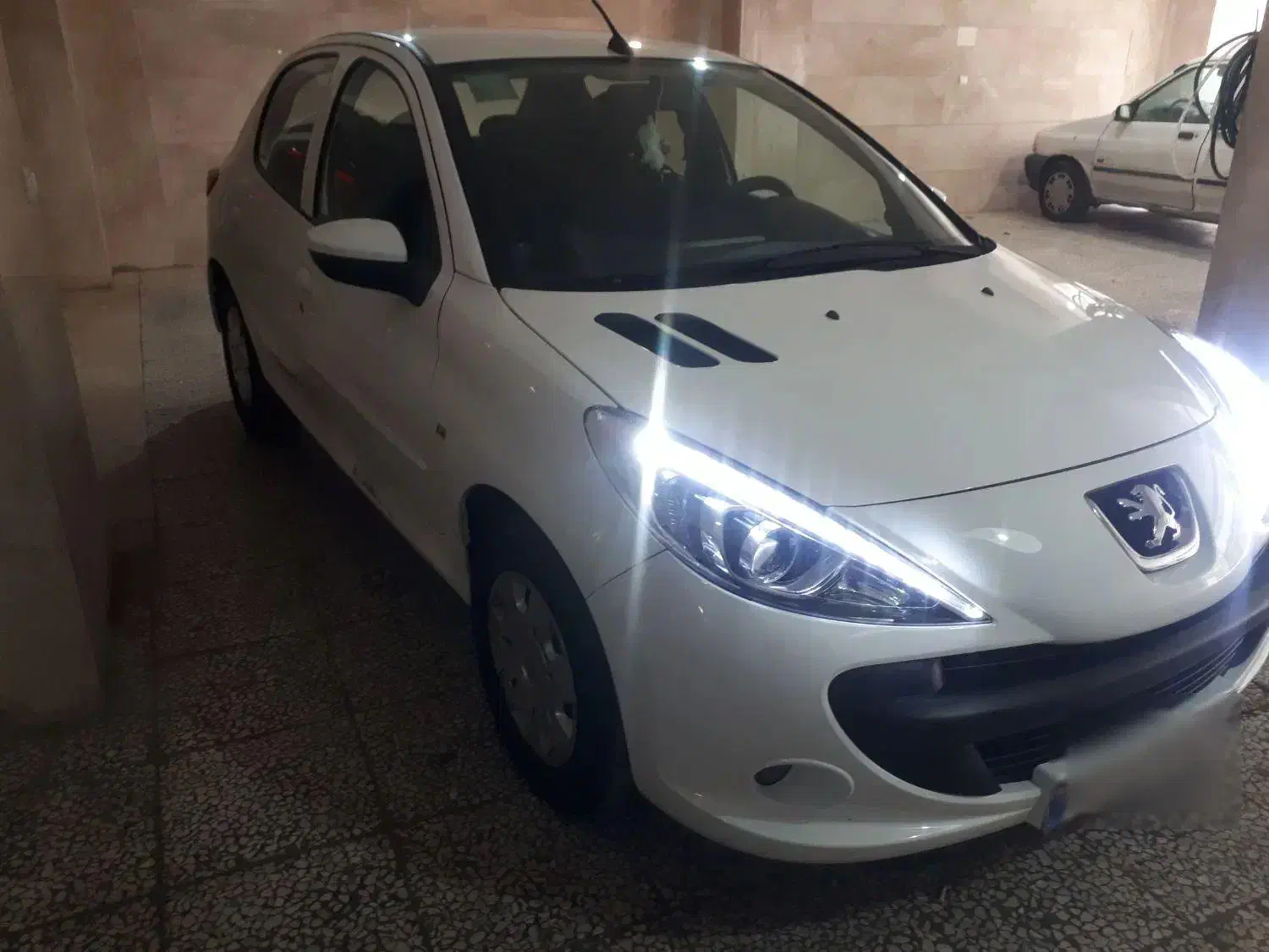 ۲۰۷مدل۹۹ سفید|خودرو سواری و وانت|فردیس, قریشی|دیوار