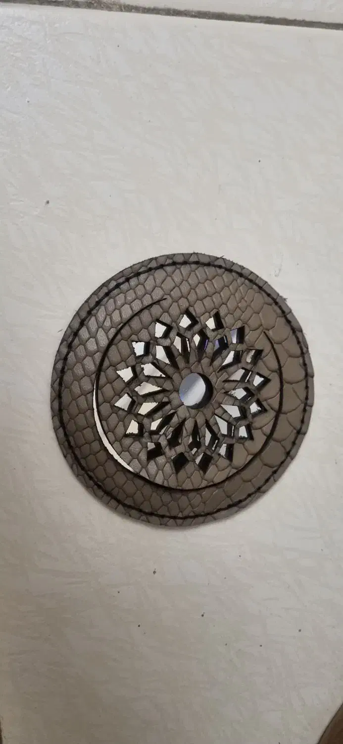 آینه|آینه|کرج, اصفهانی‌ها|دیوار