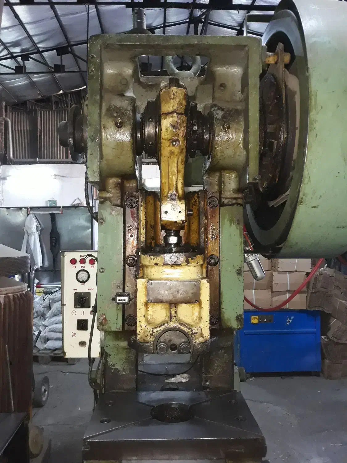 پرس ضربه ای ۴۰ تن روسی|ماشینآلات صنعتی|تهران, اکباتان|دیوار