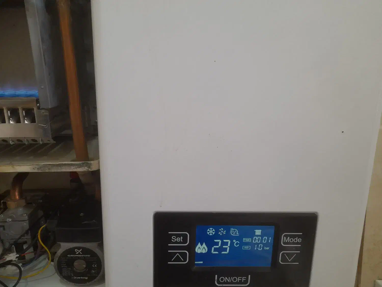 تعمیر تخصصی انواع پکیج و آبگرمکن(سرویسکار مجاز)|خدمات پیشه و مهارت|زنجان, |دیوار