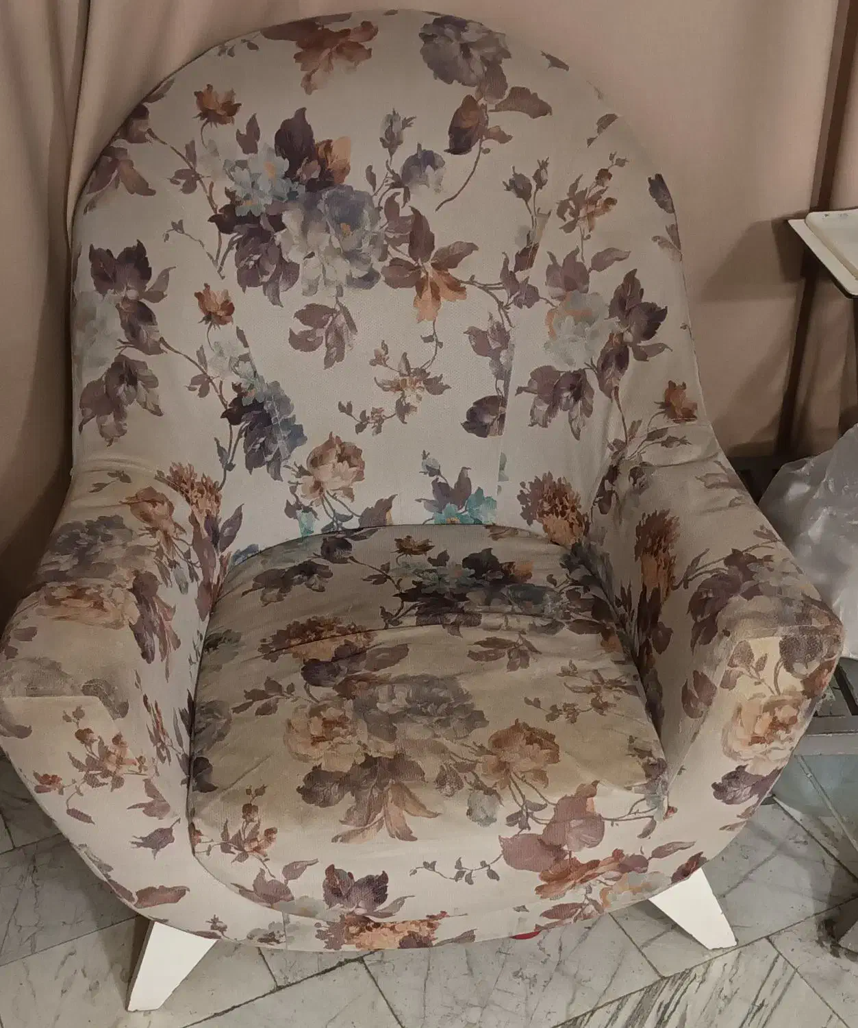 ۲ عدد مبل تک نفره|مبلمان خانگی و میز عسلی|تهران, امین حضور|دیوار