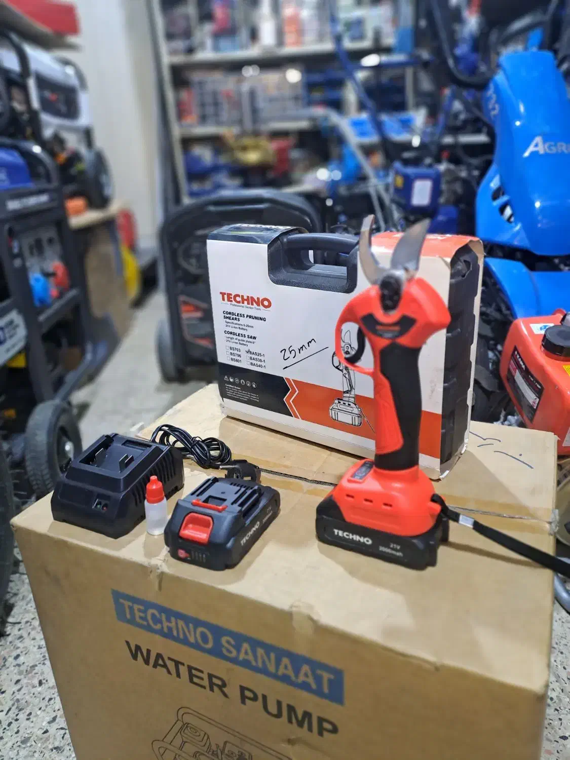 قیچی و اره شارژی|ماشینآلات صنعتی|سراب, |دیوار