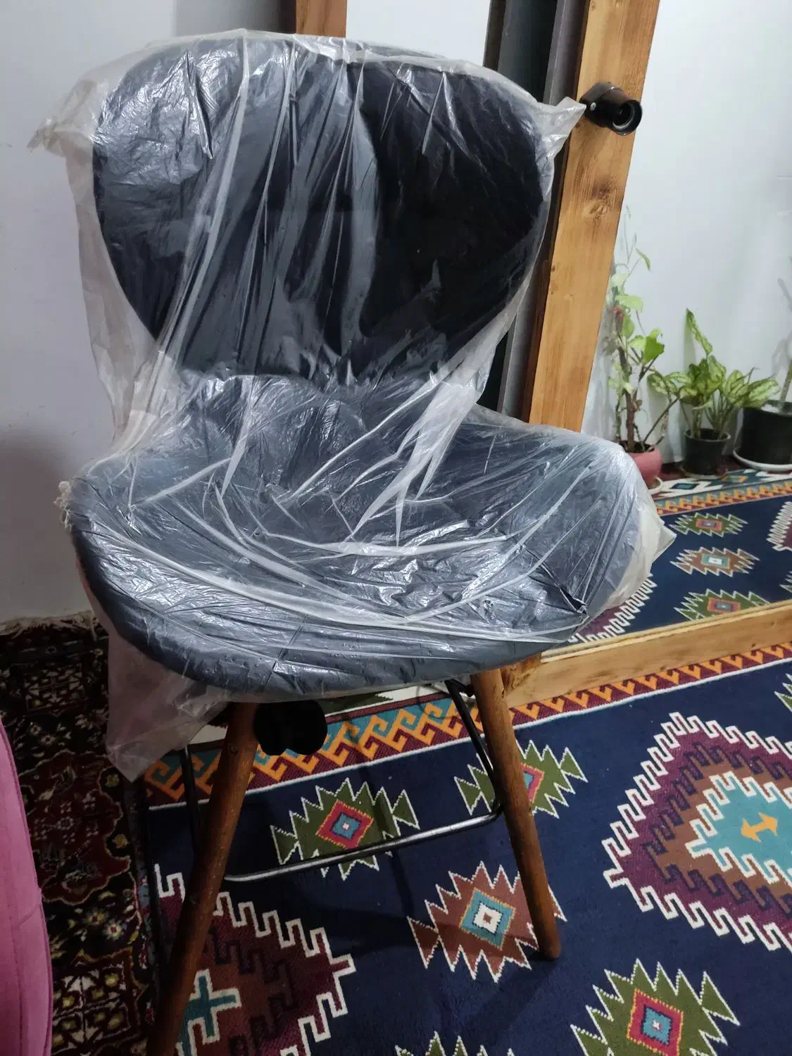 صندلی  تک|میز و صندلی غذاخوری|رودسر, |دیوار