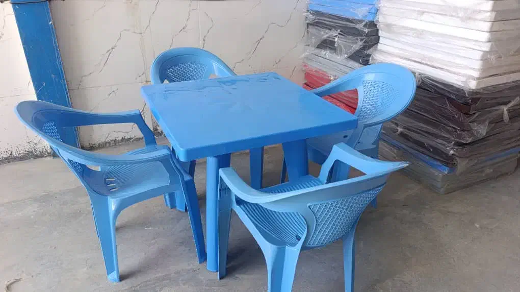 ست میز وصندلی پلاستیکی غذاخوری کد 700|میز و صندلی غذاخوری|شهرکرد, |دیوار