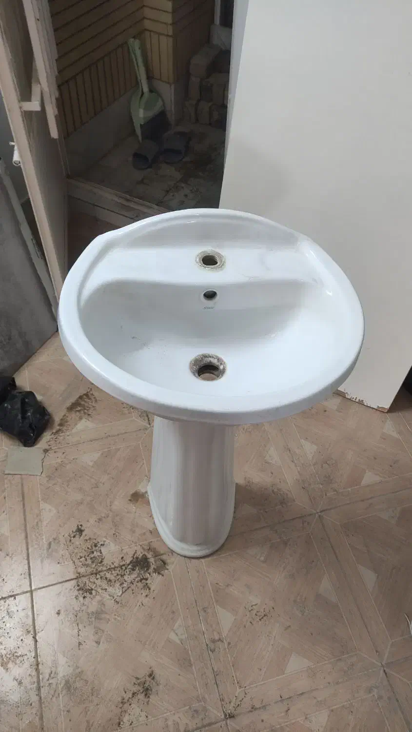 سنگ روشویی در حد نو|لوازم سرویس بهداشتی|قوچان, |دیوار