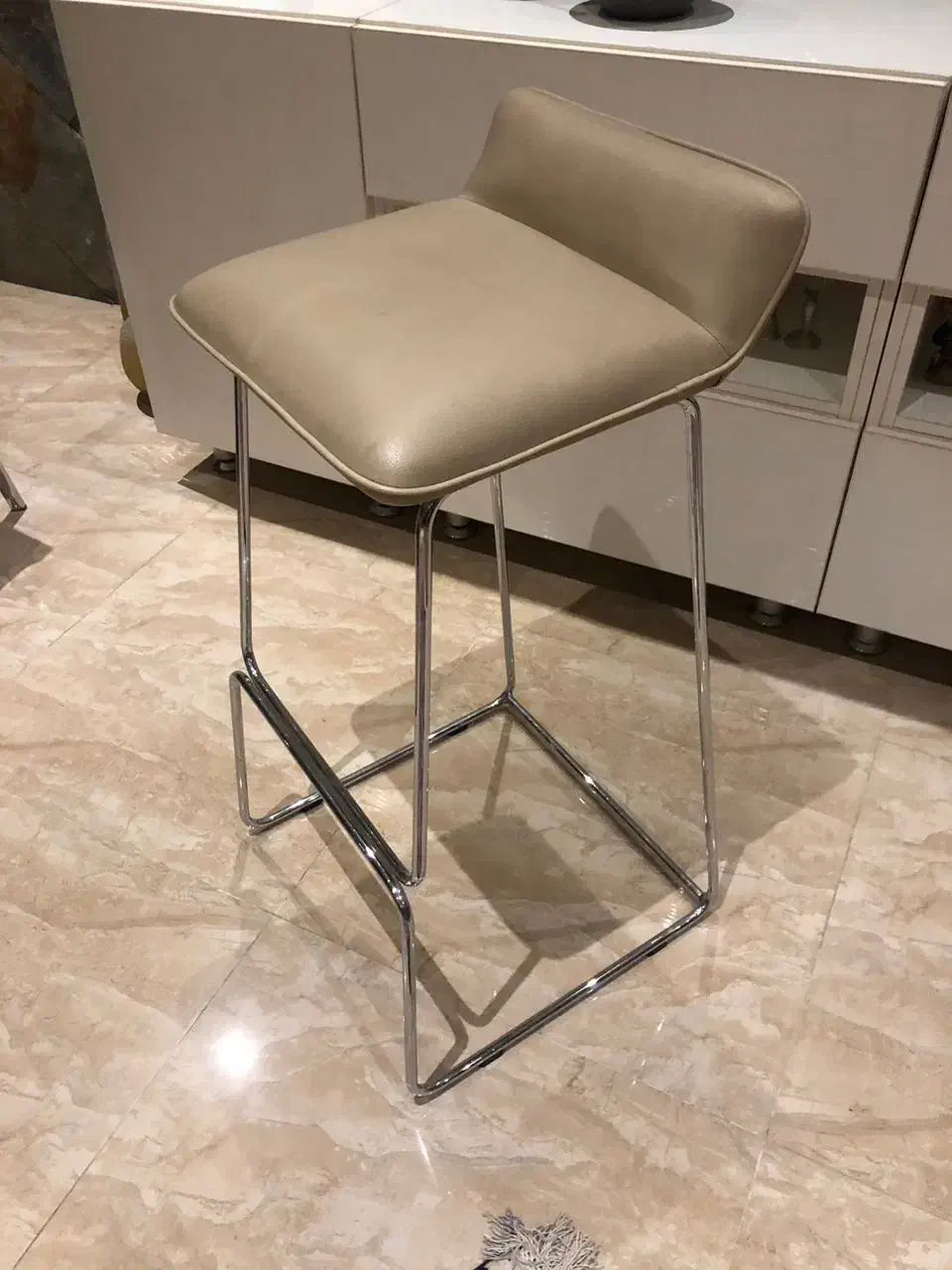 صندلی جلوی کانتر نو،هر عدد 5میلیون|صندلی و نیمکت|کرمانشاه, |دیوار