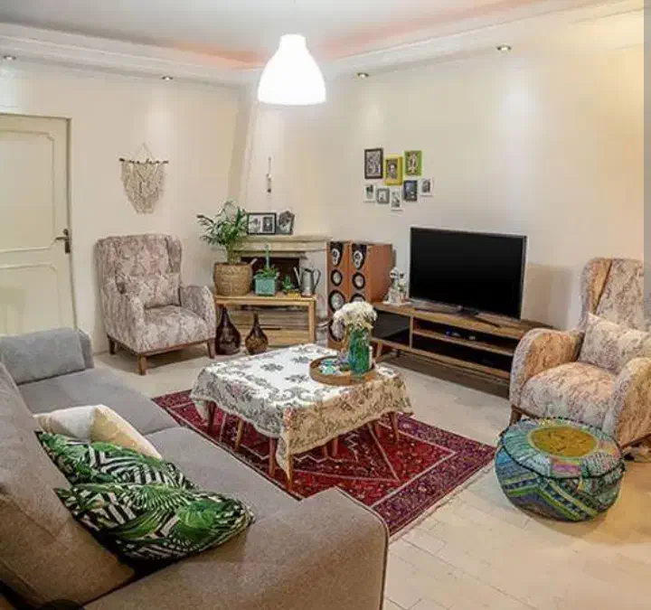 همخونه هم خانه می‌پذیرم. خانه دارم