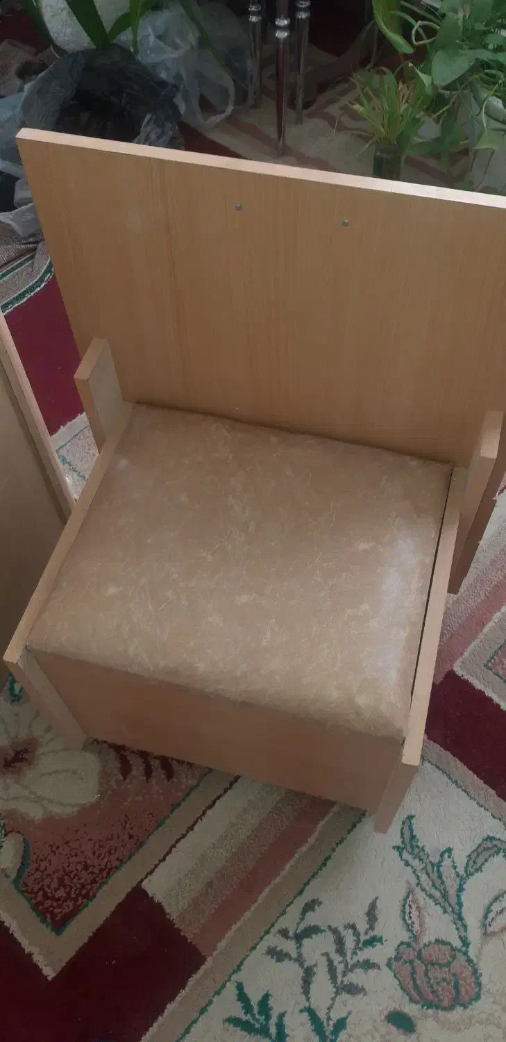 میز چرخ خیاطی با صندلی|لوازم خیاطی و بافتنی|شاهینشهر, حافظ جنوبی|دیوار