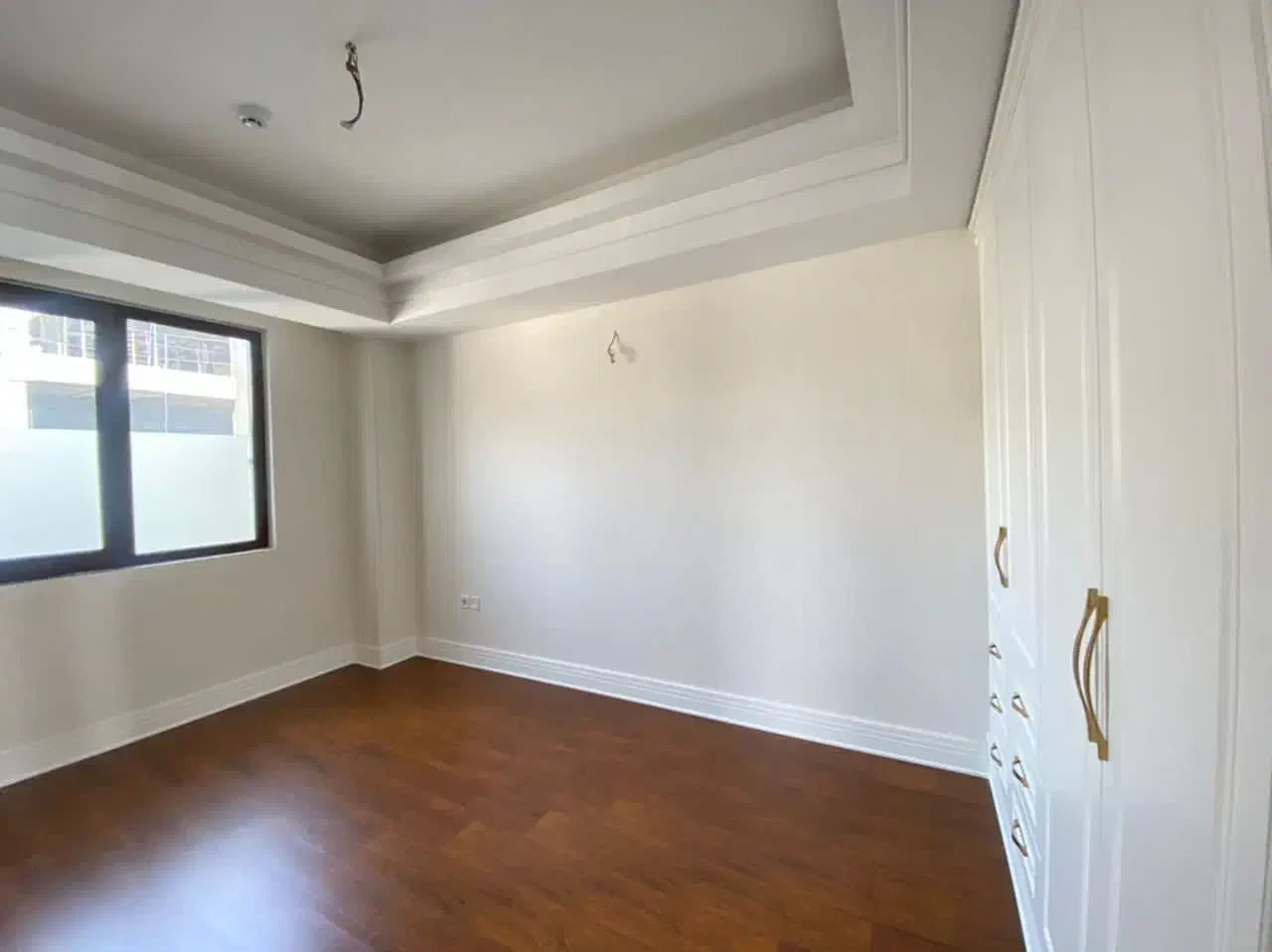 ۱۸۵مترزعفرانیه مشرف به ۱۵۰۰متر باغ ویلا