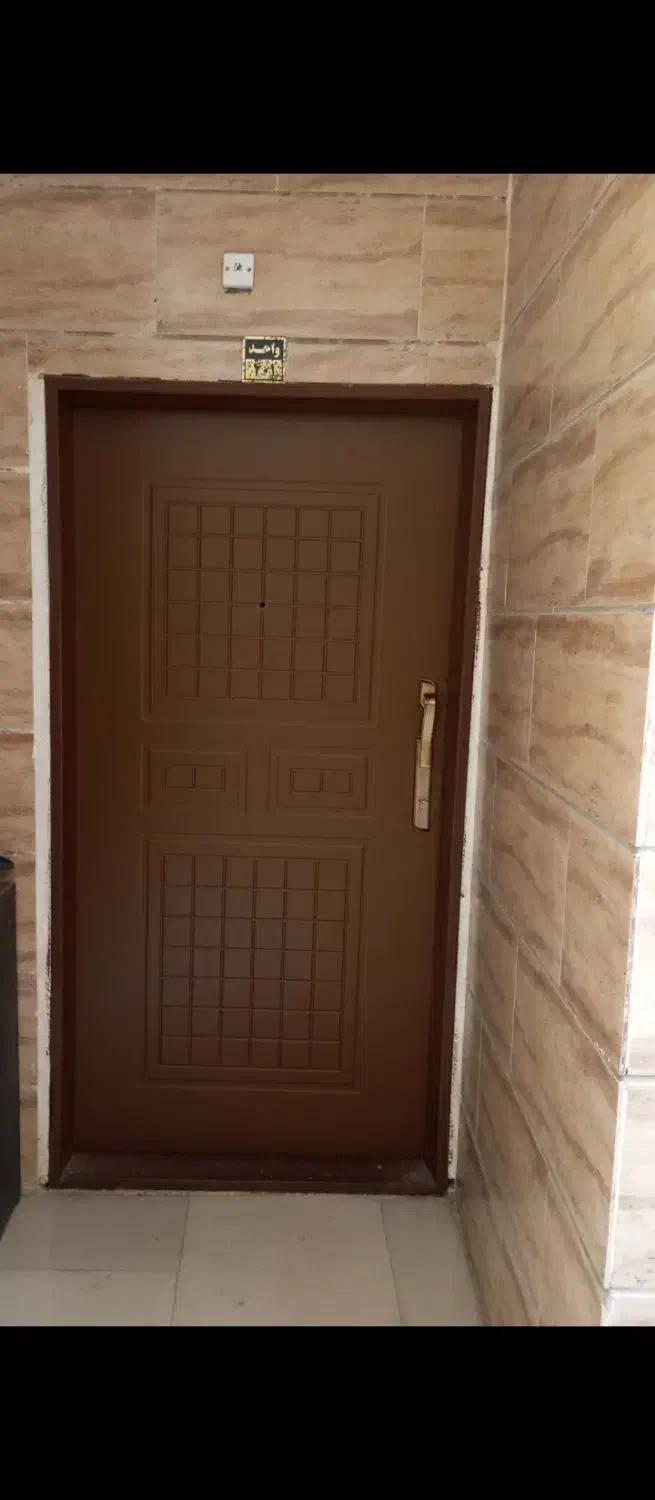 نصاب در اتاق.نصب درب چوبی.نصب درب|خدمات پیشه و مهارت|بندرعباس, |دیوار