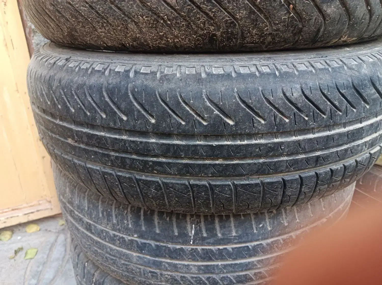 پنج حلقه لاستیک ال۹۰ویک تخته عقب ۴۰۵|قطعات یدکی و لوازم جانبی|بجنورد, |دیوار