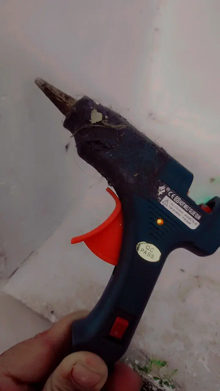 چسب تفنگی سالم|ابزارآلات|شیراز, کوشک میدان|دیوار