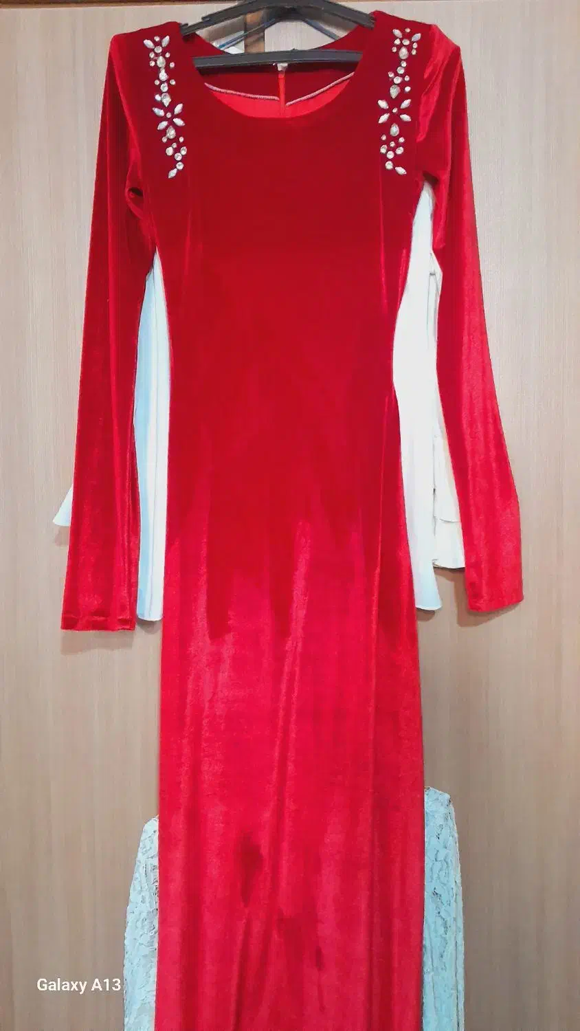 لباس|لباس|شاهینشهر, چمران|دیوار