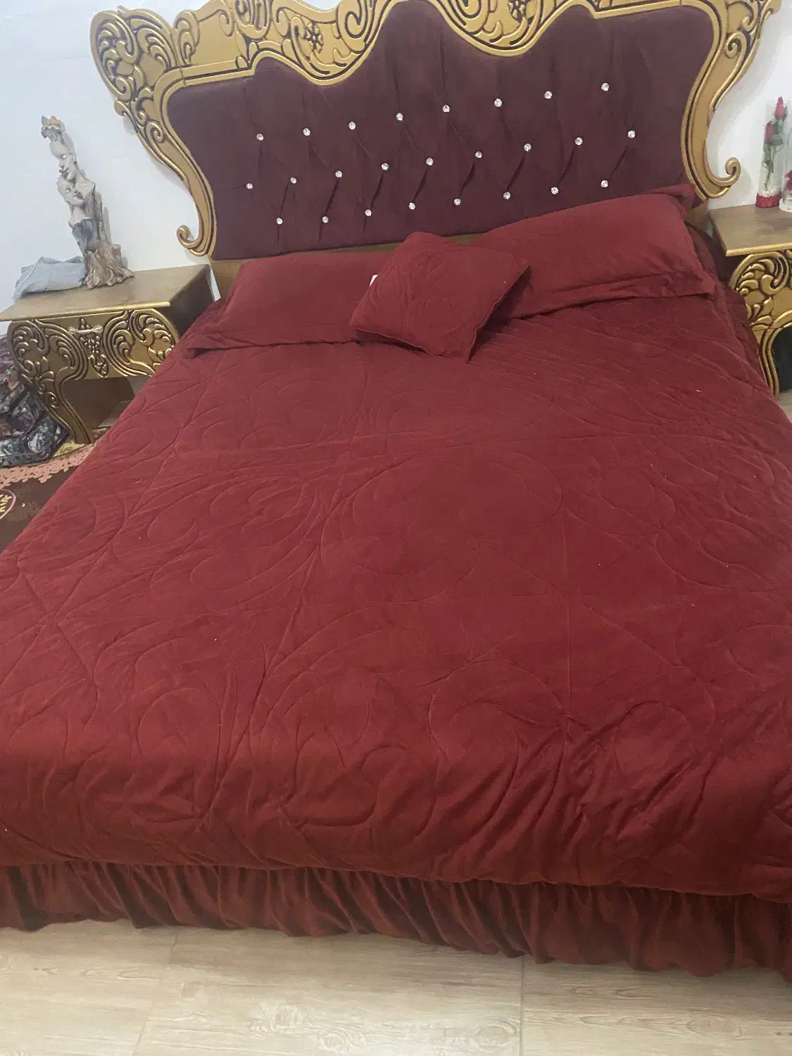 روتختی|رختخواب، بالش، پتو|ری, علایین|دیوار