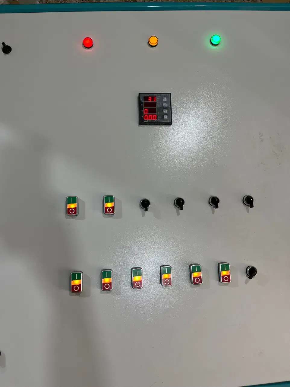 خدمات و مونتاژ تابلو برق صنعتی و ساختمانی|خدمات پیشه و مهارت|مشهد, توس (بلوار توس)|دیوار