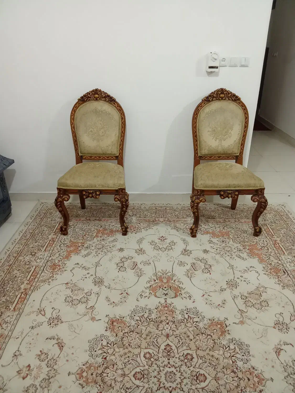 مبل سلطنتی سالم|مبلمان خانگی و میز عسلی|فریدون‌کنار, |دیوار