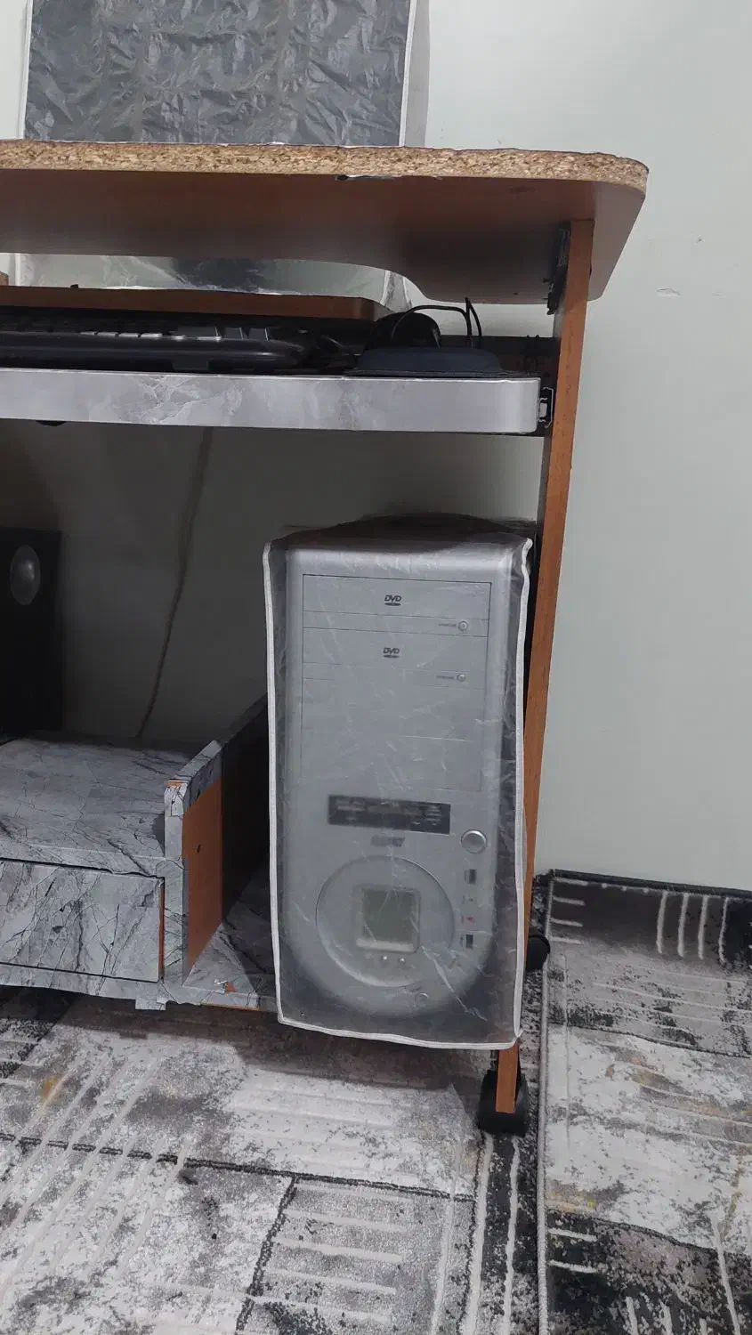 کامپیوتر کارکرده|رایانه رومیزی|اقبالیه, |دیوار