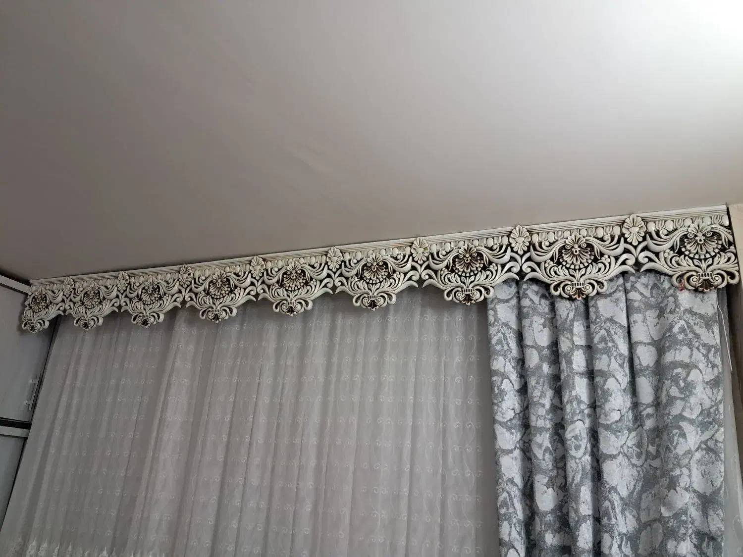 کتیبه پرده|پرده، رانر، رومیزی|فولادشهر, مسکن مهر فولادشهر|دیوار