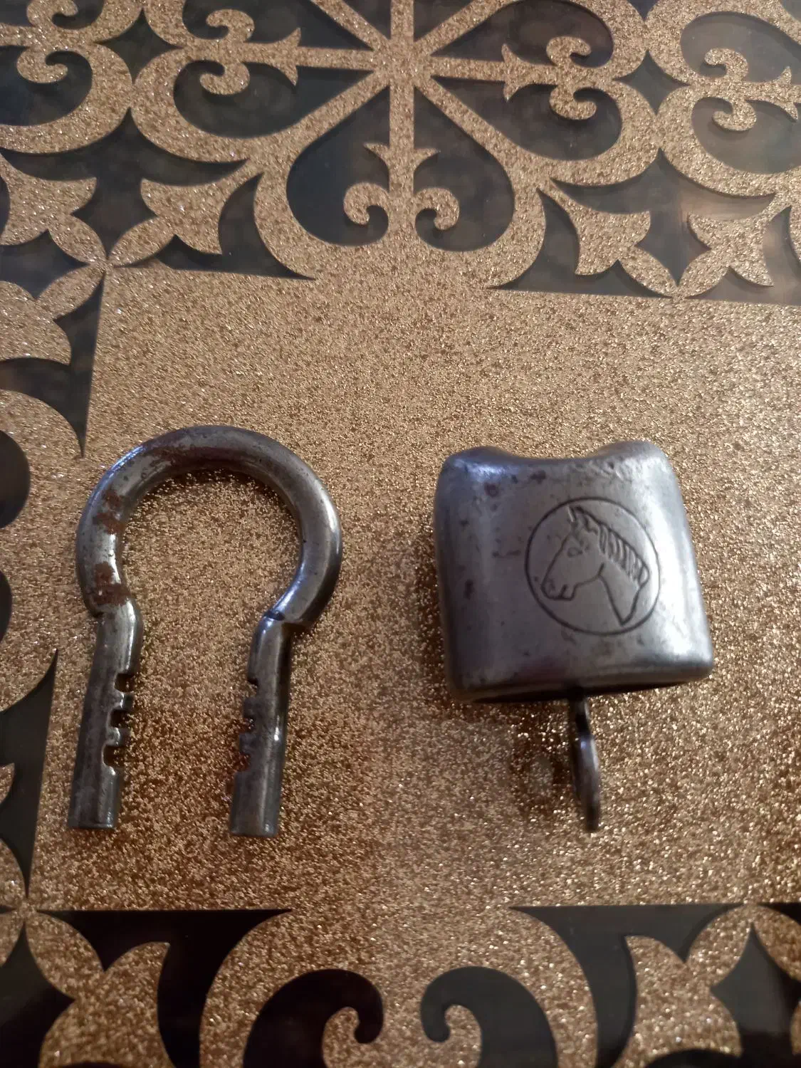 قفل قدیمی مال ۱۰۰ سال پیش|کلکسیون اشیاء عتیقه|نهاوند, |دیوار