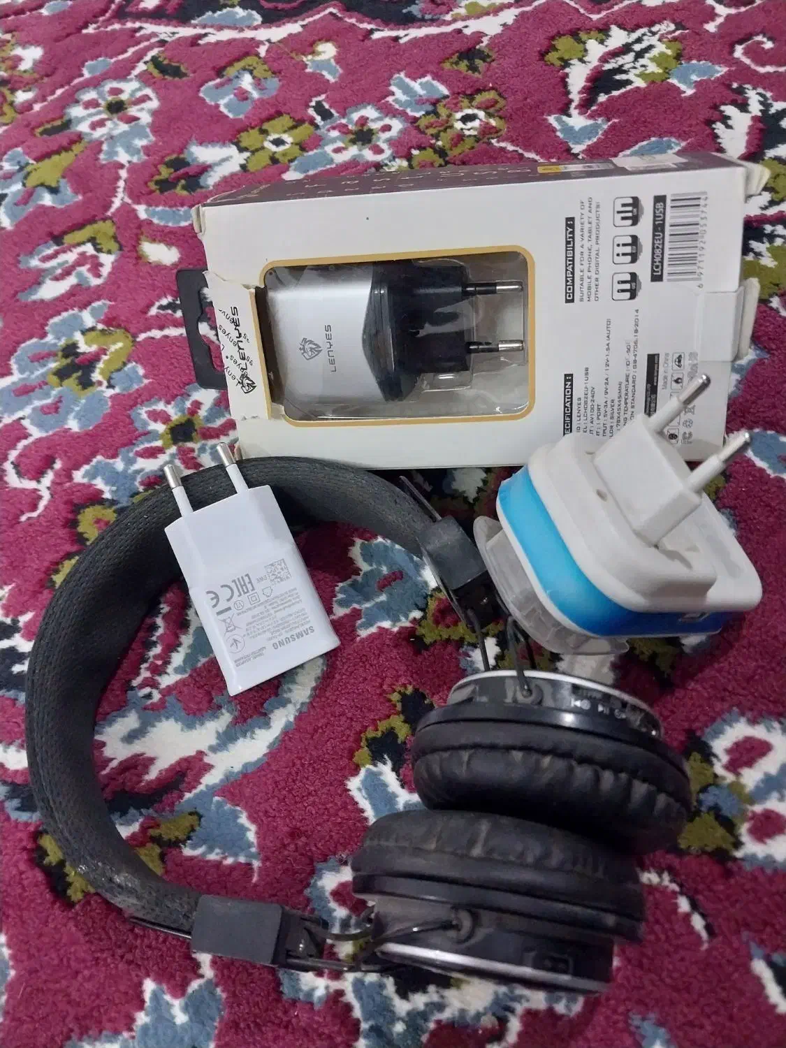 چندمدل شارژر وهدفون|لوازم جانبی موبایل و تبلت|پیر بکران, |دیوار