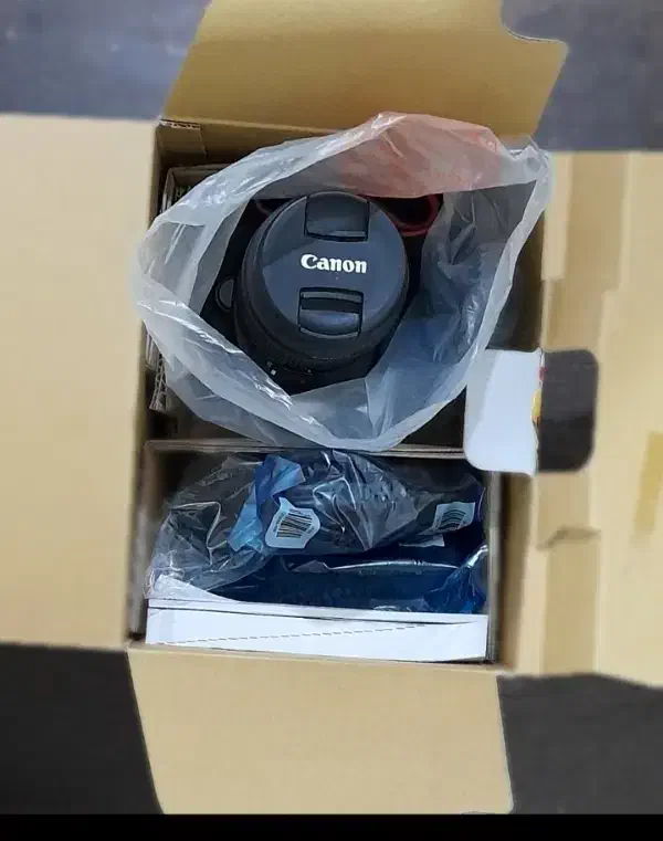 دوربین عکاسی مدل 4000 d|دوربین عکاسی و فیلمبرداری|بندرعباس, |دیوار