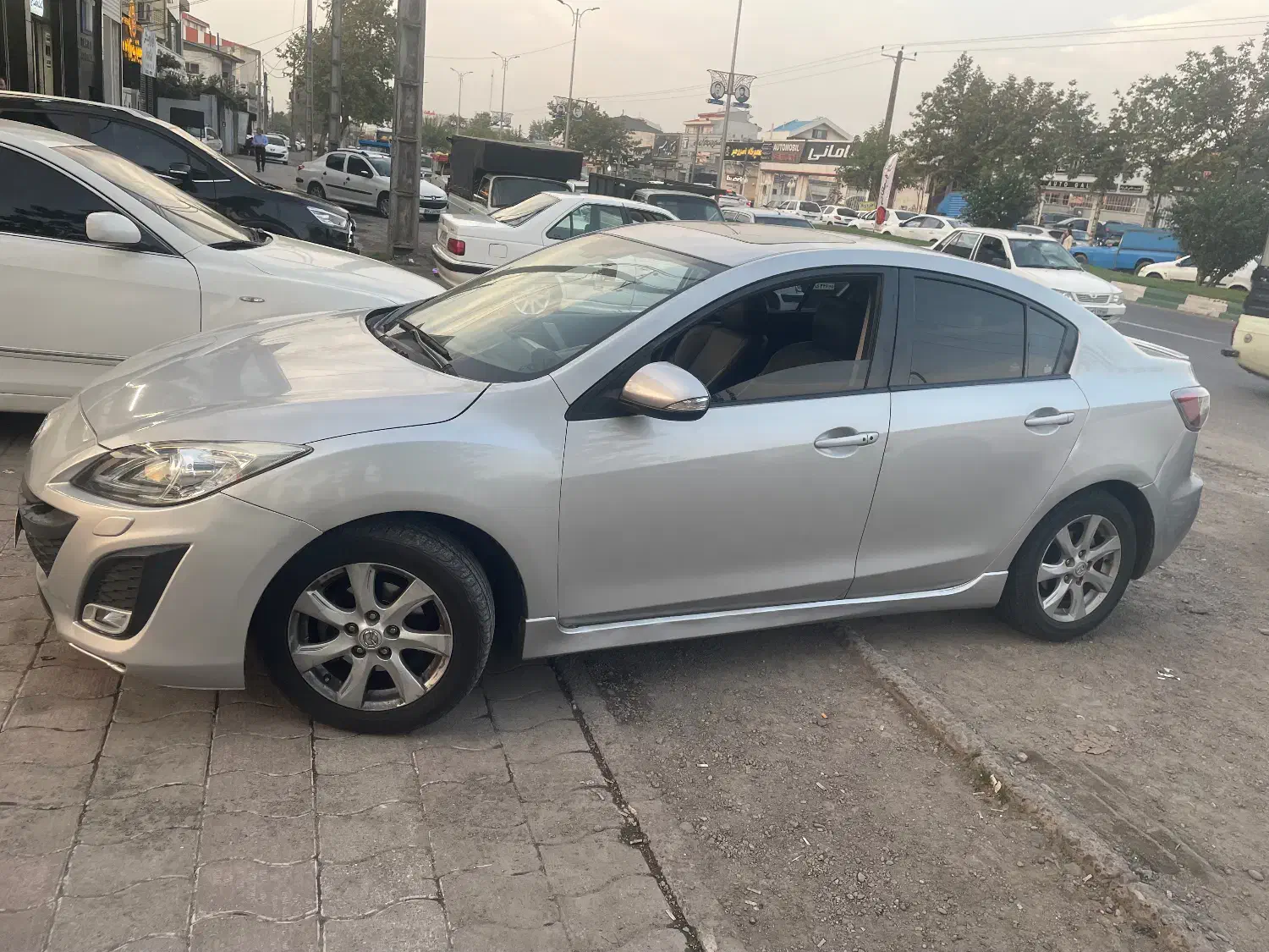 مزدا ۳ نیو سالم|خودرو سواری و وانت|رشت, کوی طالقانی|دیوار