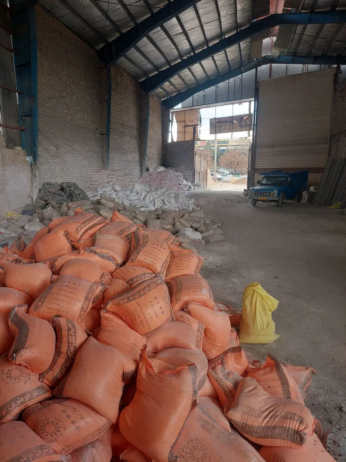 پایه فنس سیمان گچ ماسه اجر سفال موزاییک بلوک|مصالح و تجهیزات ساختمان|بروجرد, |دیوار