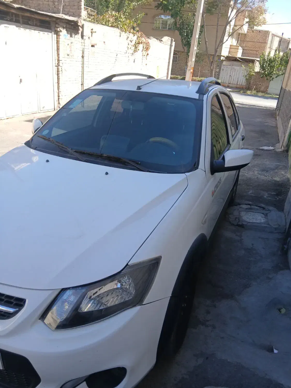 کوئیک سفید اس|خودرو سواری و وانت|لنجان, |دیوار