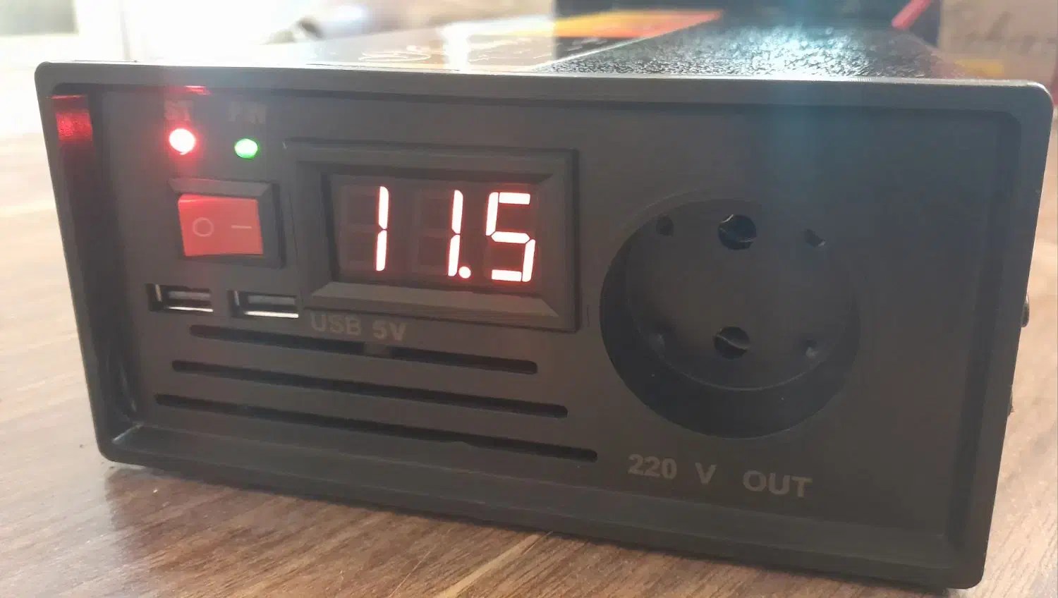 ژنراتور اینورتور ۲۶۰۰وات مبدل برق|ماشینآلات صنعتی|مشهد, هفده شهریور|دیوار