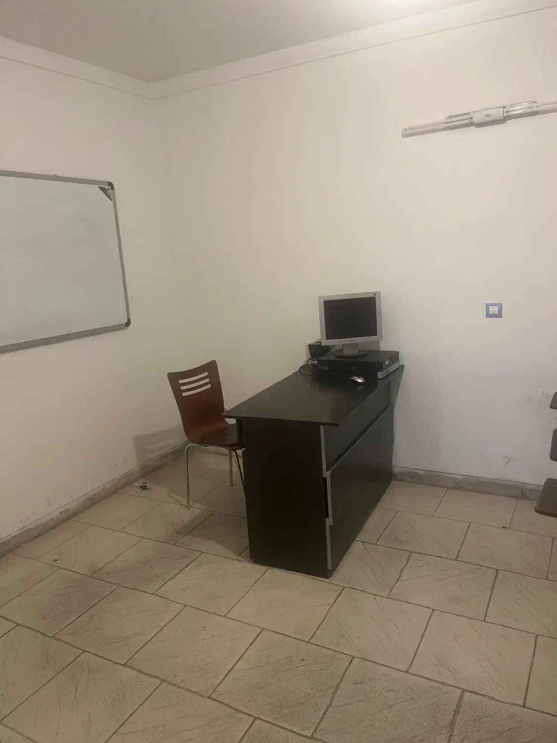 اجاره کلاس در آموزشگاه|اجارهٔ کوتاهمدت دفتر کار و فضای آموزشی|همدان, |دیوار