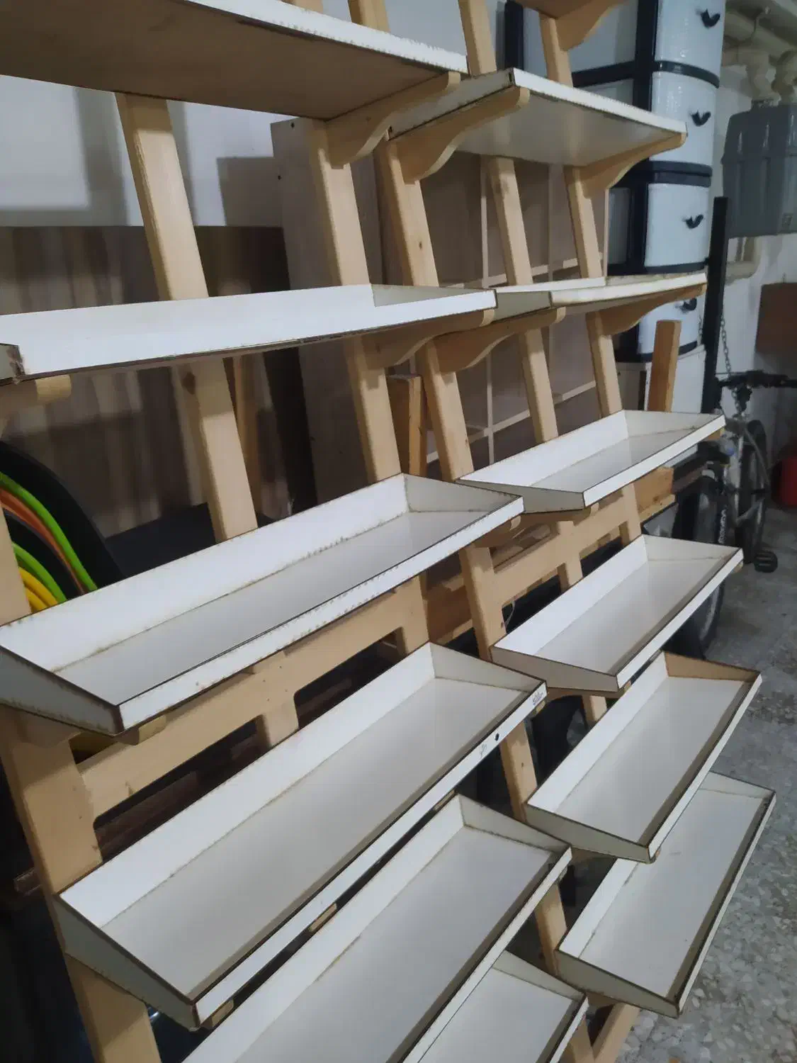 شلف دیواری|کتابخانه، شلف، قفسه‌های دیواری|رشت, ساغری سازان|دیوار