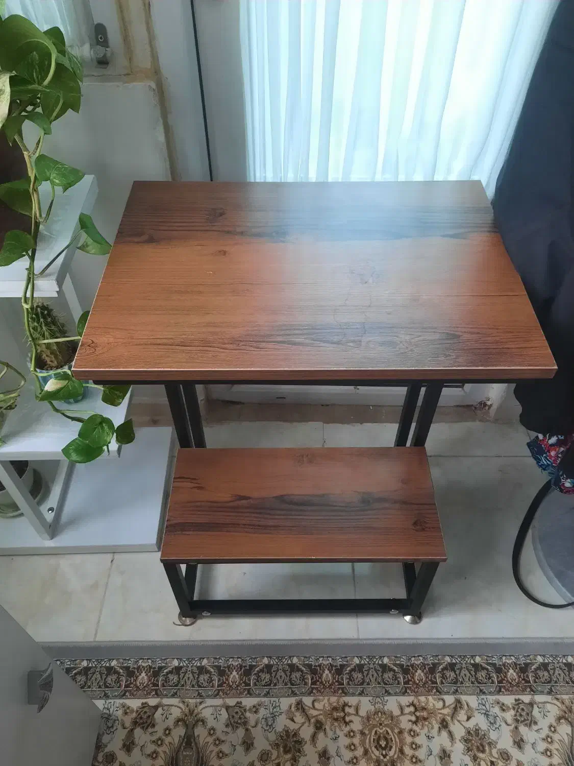 میز|میز تلفن|نیشابور, گمنام غربی|دیوار