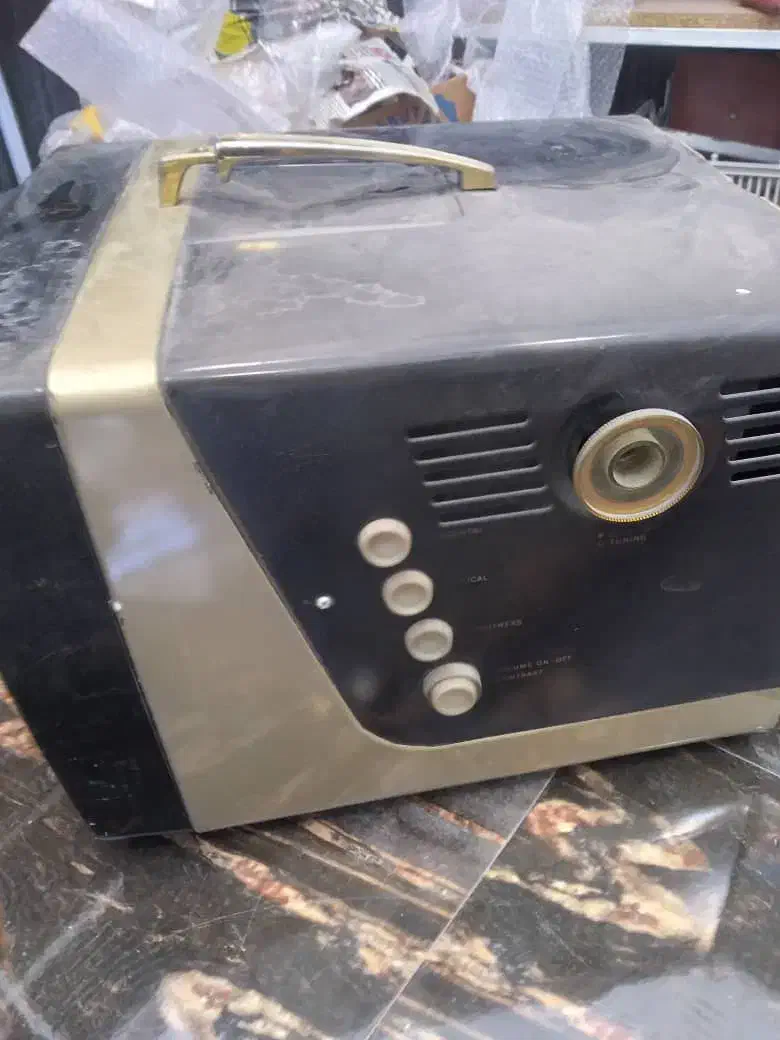 تلوزیون لامپی|کلکسیون اشیاء عتیقه|ری, دیلمان|دیوار