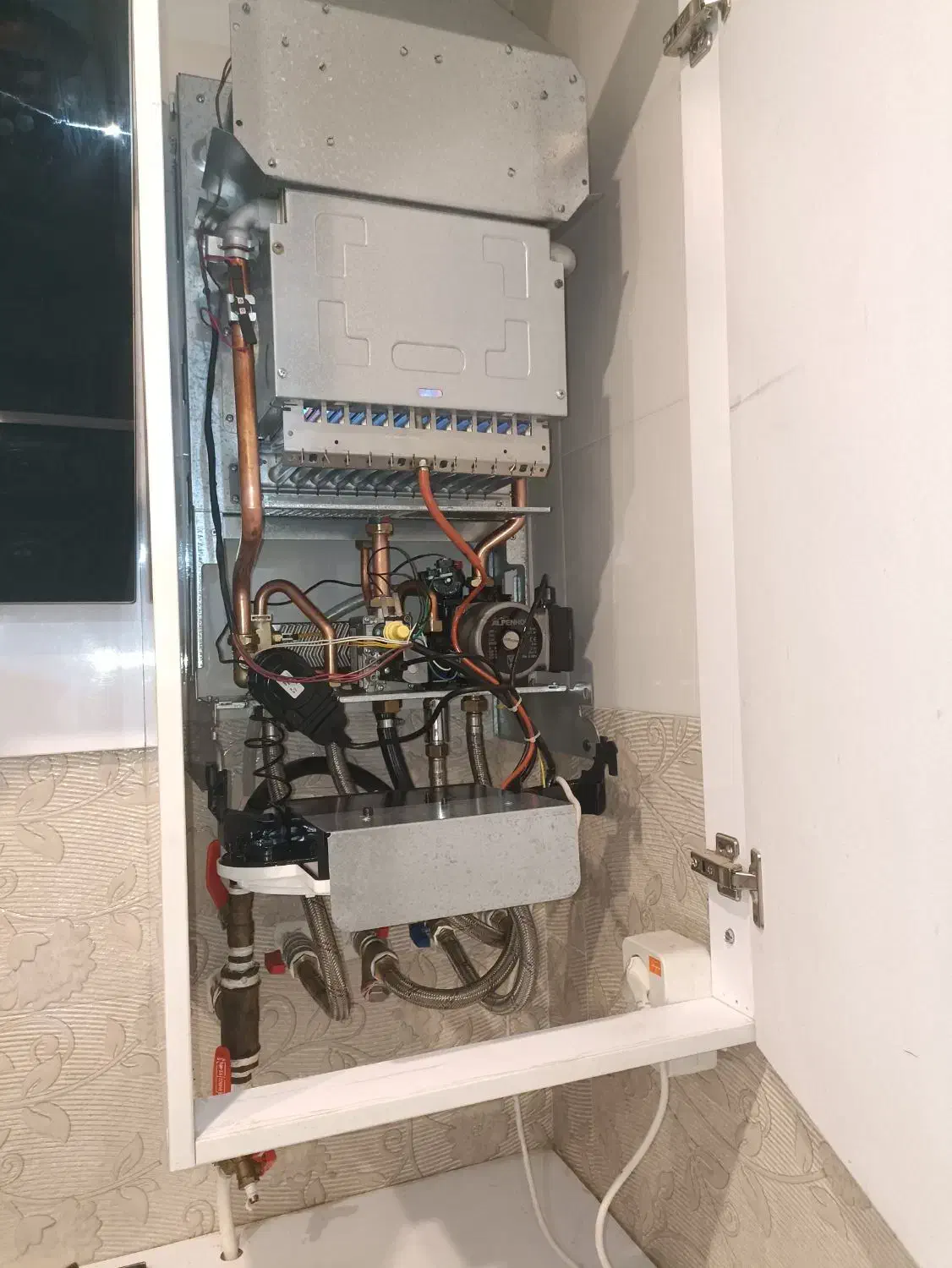 تعمیر تعمیرات سرویس نصب پکیج شوفاژ آبگرمکن کولر|خدمات پیشه و مهارت|دوگنبدان, |دیوار