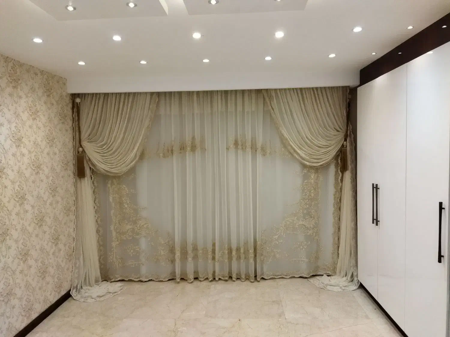 نصب پرده شستشو دوخت تعمیرات سابقه کار 20سال|خدمات پیشه و مهارت|اصفهان, مرداویج|دیوار