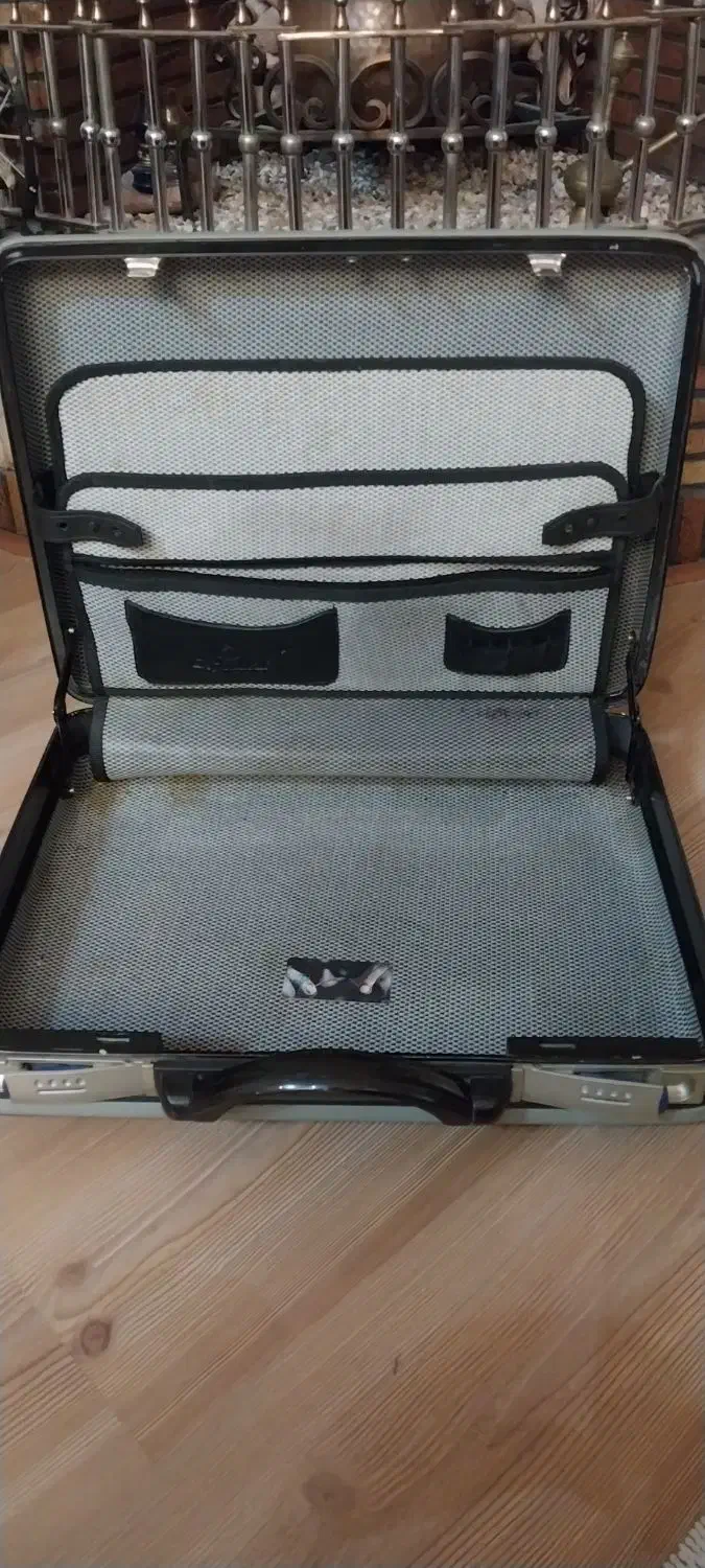 کیف سامسونت مارک دیپلمات در حد نو۴۰ × ۵۰|کیف، کفش، کمربند|مشگین شهر, |دیوار