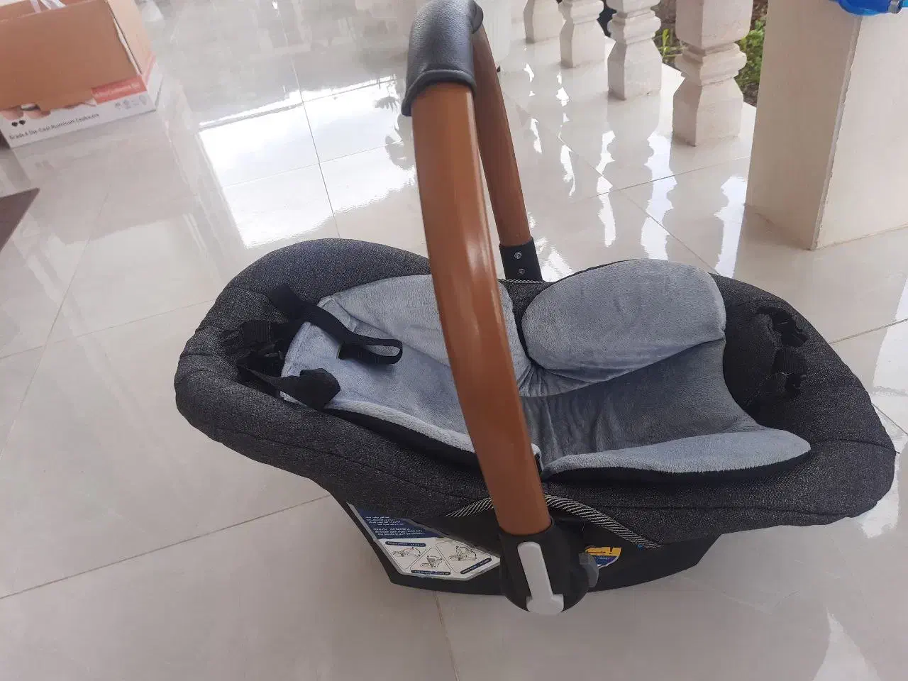 کریر کالسکه و روروئک دلیجان|کالسکه و لوازم جانبی|کیاشهر, |دیوار