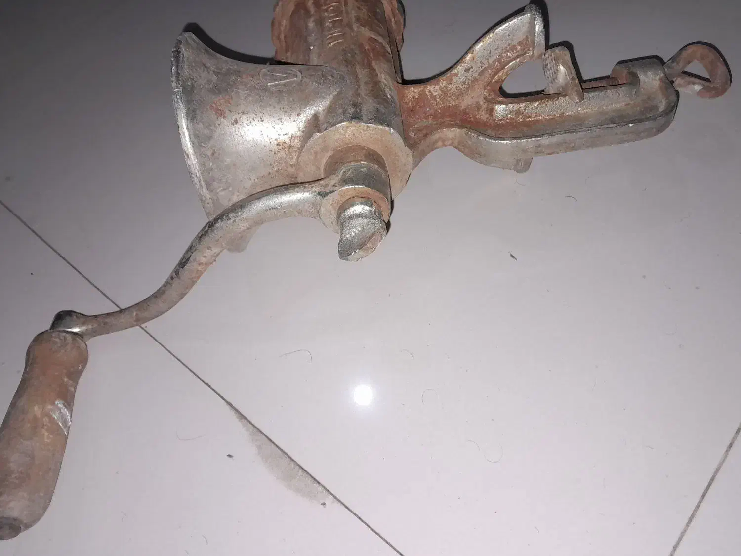 چرخ گوشت دستی عتیقه ارزان|صنایع دستی و سایر لوازم تزئینی|مشهد, چهارچشمه|دیوار