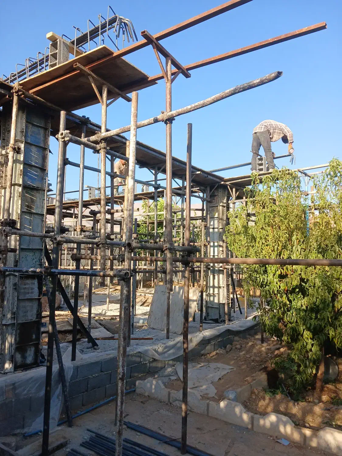 پیمانکاری اجرای اسکلت بتنی فلزی|خدمات پیشه و مهارت|رودهن, |دیوار