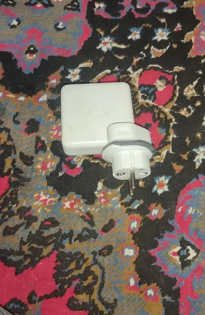 شارژر مگ سیف 60 وات و 20 وات آیفون اصلی|لوازم جانبی موبایل و تبلت|یزد, |دیوار