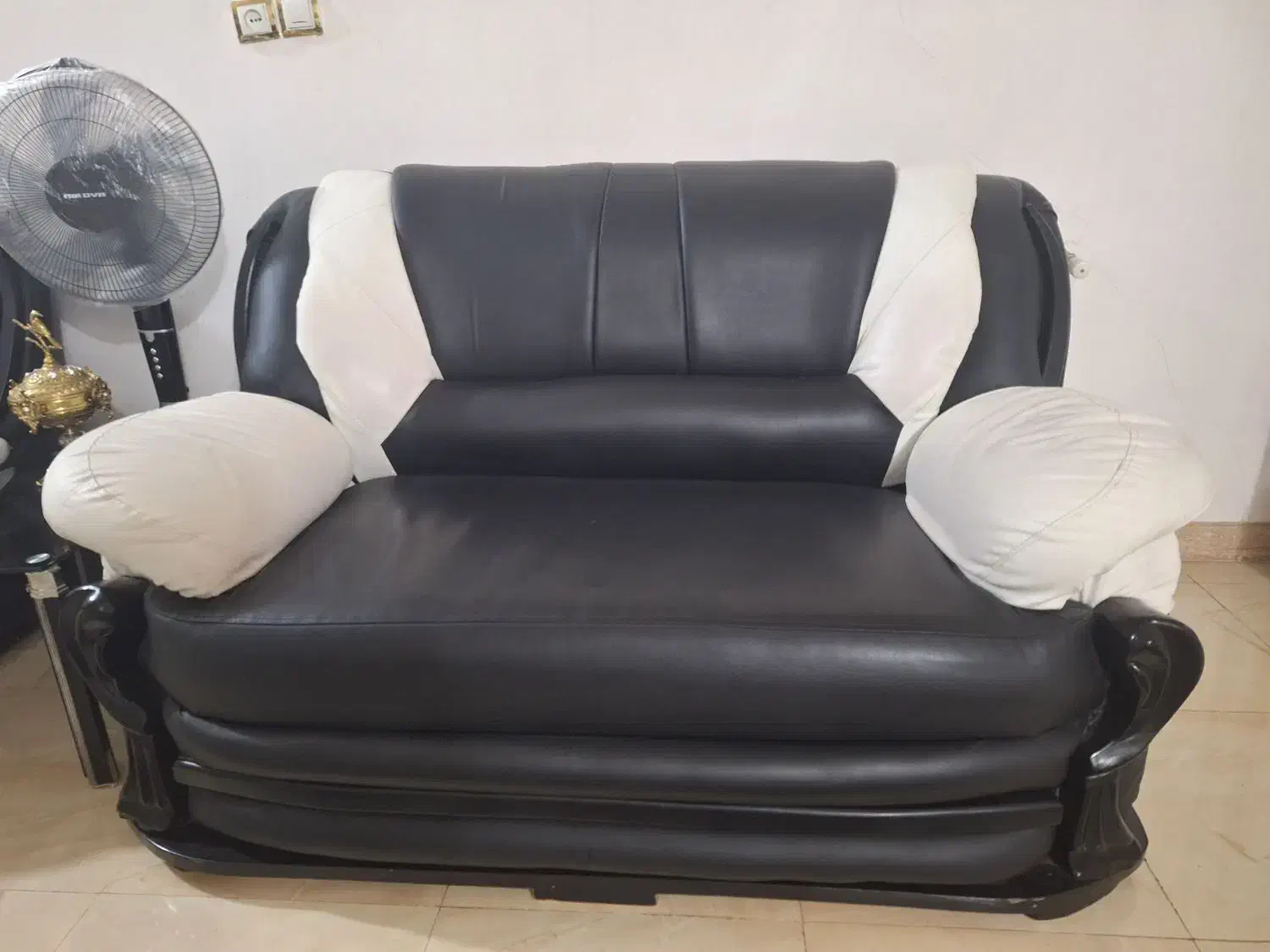 مبل چرم|مبلمان خانگی و میز عسلی|خرم‌آباد, |دیوار