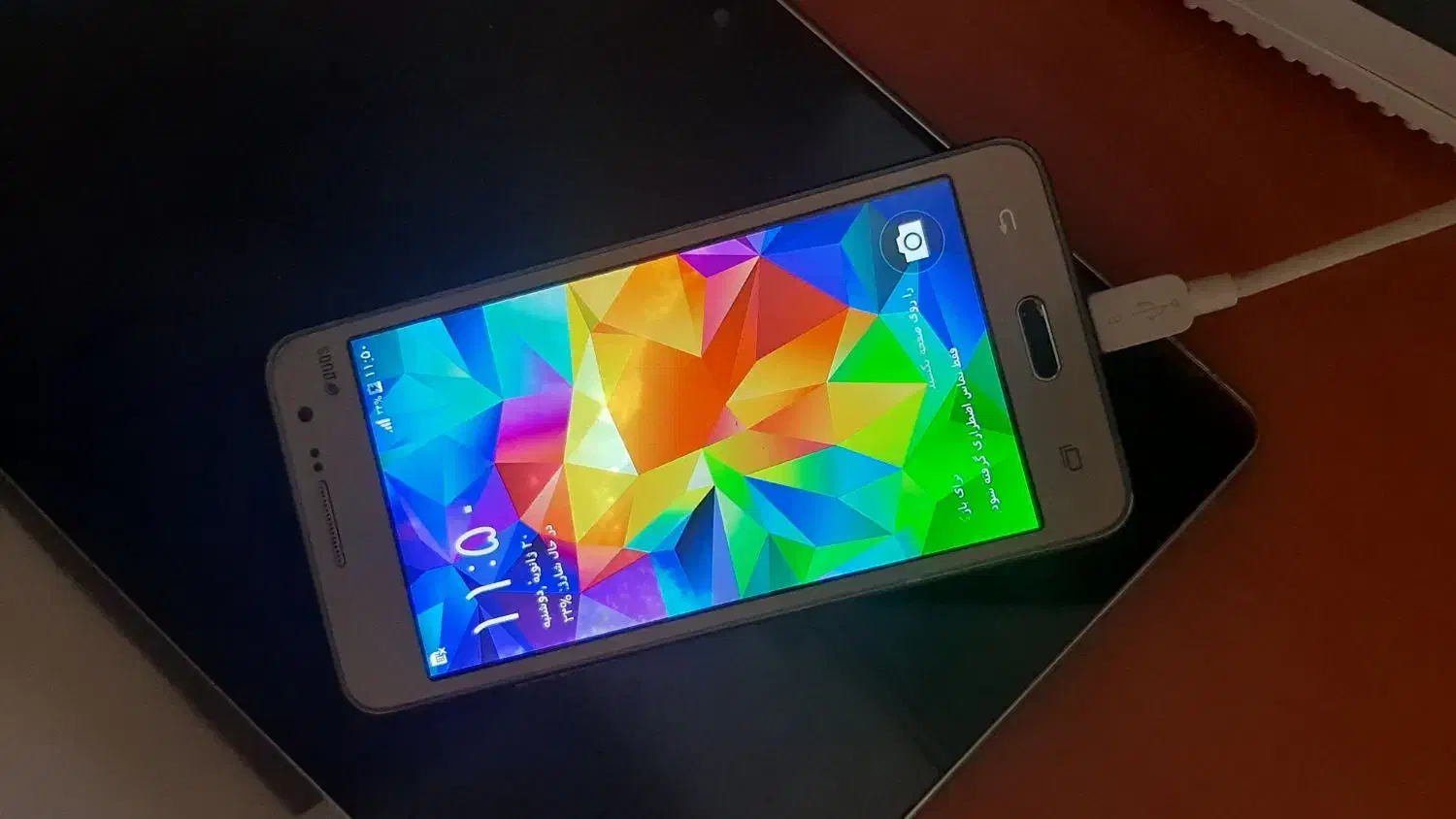 گوشی هندزفری میبند|موبایل|اندیشه, اندیشه فاز ۴|دیوار