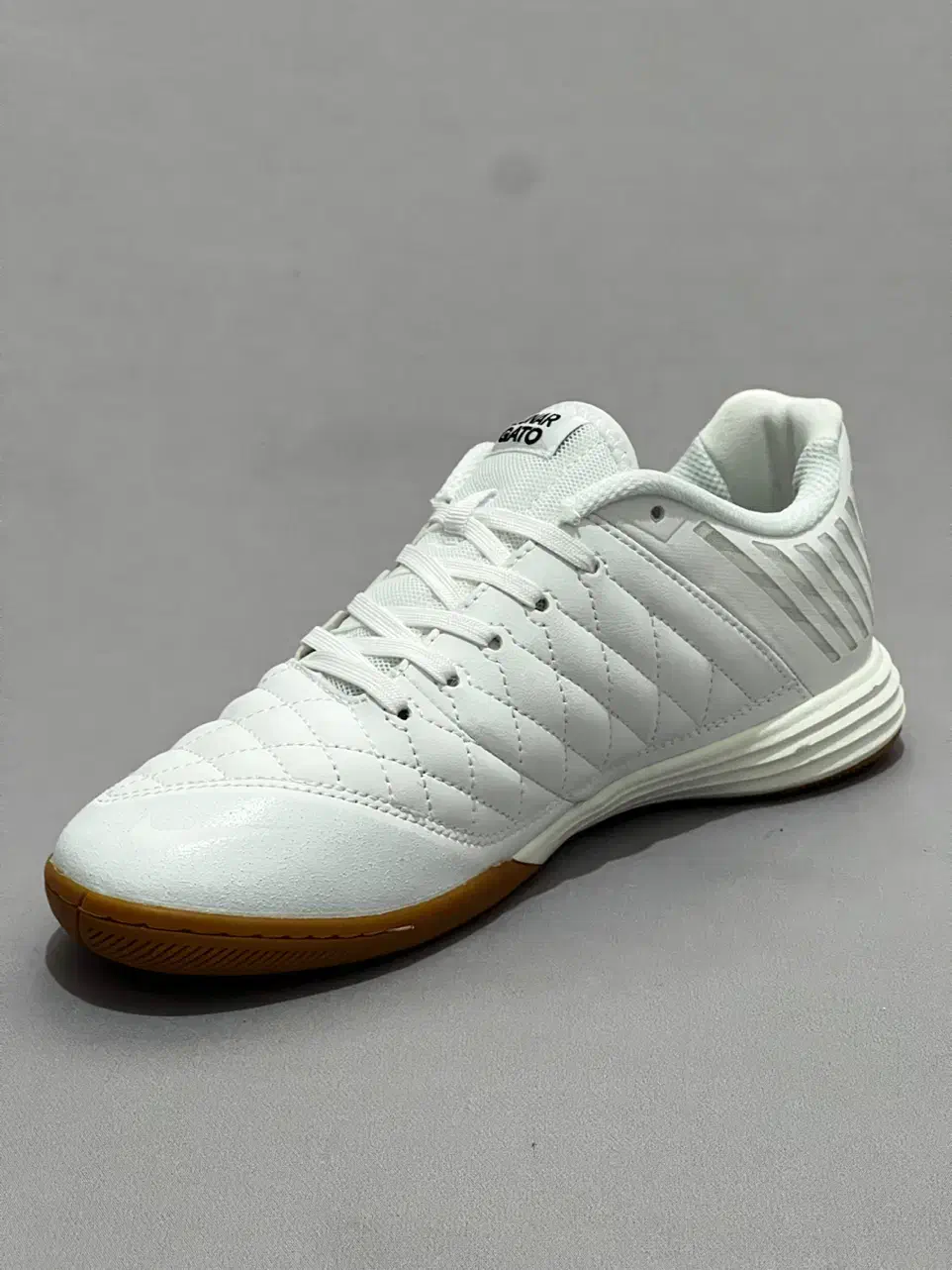 کفش کتونی کتانی فوتسال فوتسالی سالنی سالن لونارگتو|کیف، کفش، کمربند|قم, نیروگاه|دیوار