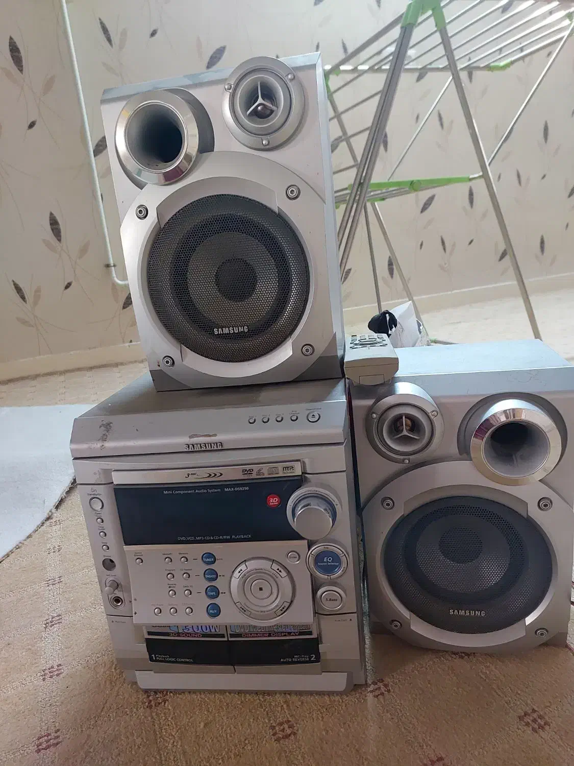 دستگاه ها برقی ،موکت، تلفن، دستکش بوکس، سرخ کن|سایر لوازم برقی|اراک, |دیوار