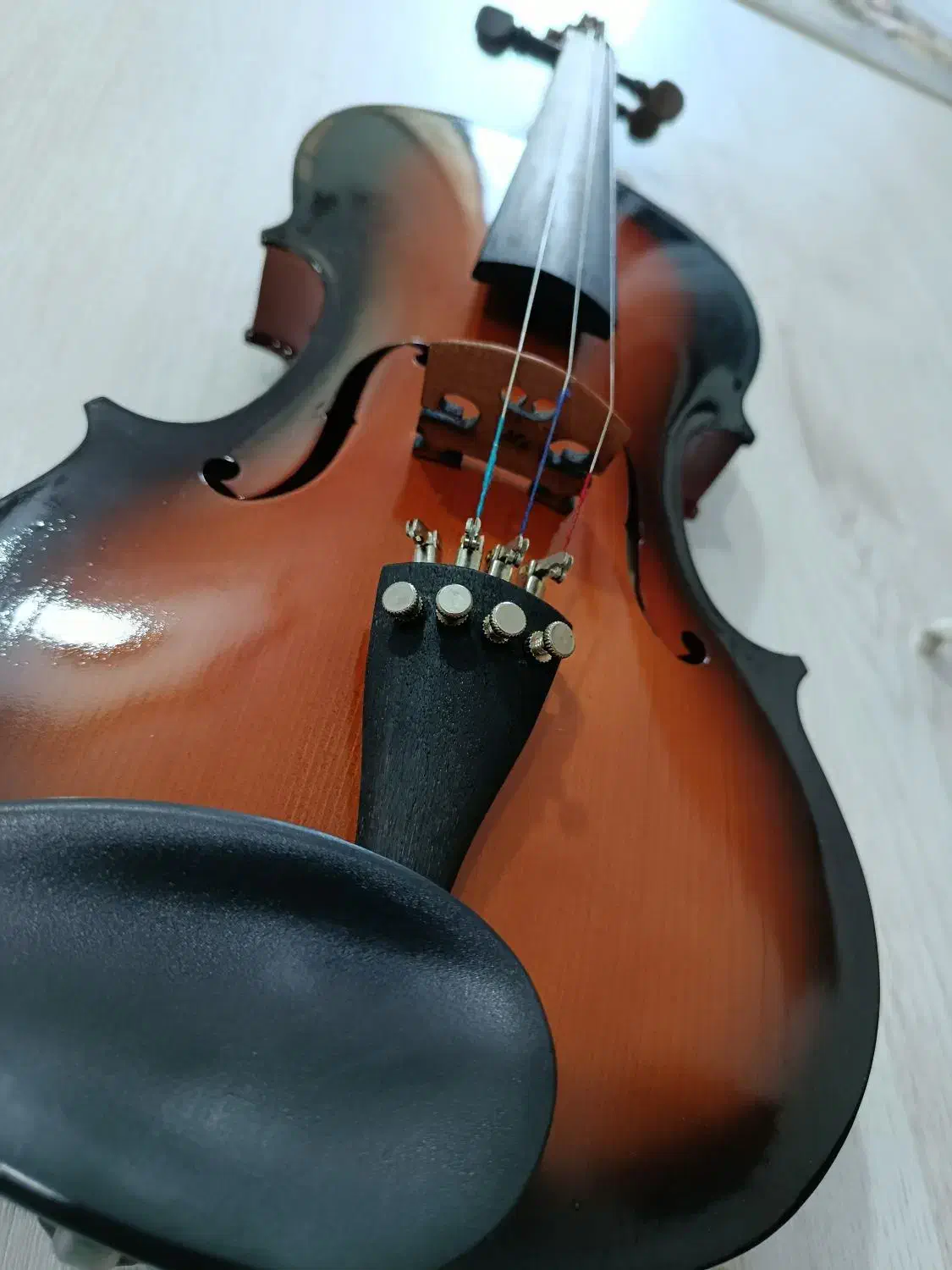 ویالون آموزشی|ویولن|نمین, |دیوار