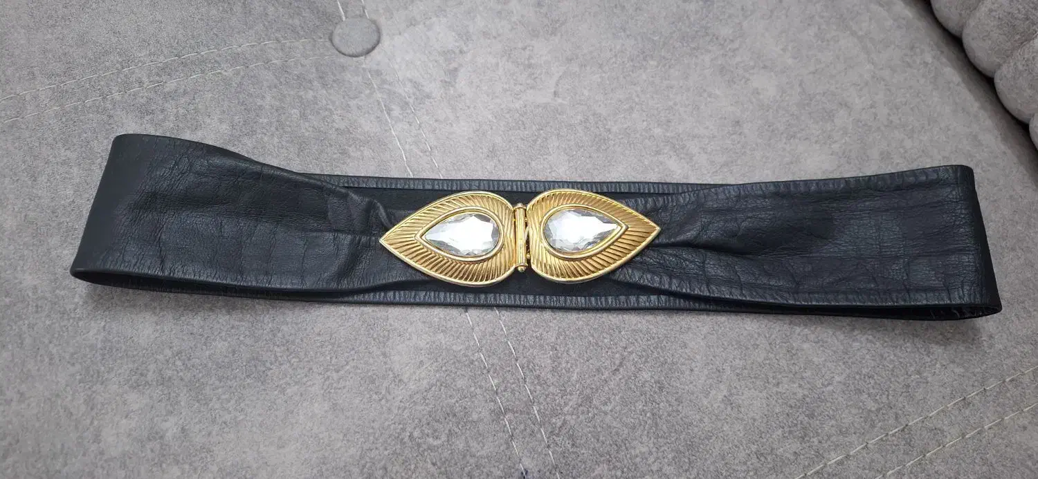 یک عدد کمربند زنانه چرم اصل خارجی|کیف، کفش، کمربند|مشهد, امیر|دیوار